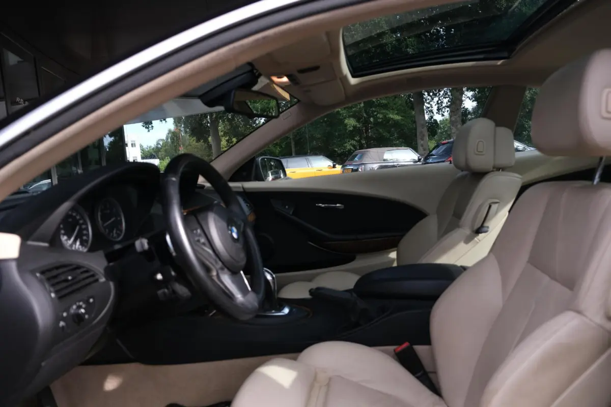 650i High Executive|Rijklaar!|Pano|367pk!|Youngtimer|Stoelverwarming|Xenon|Keyless|Schuif/-kanteldak|8-CIL|