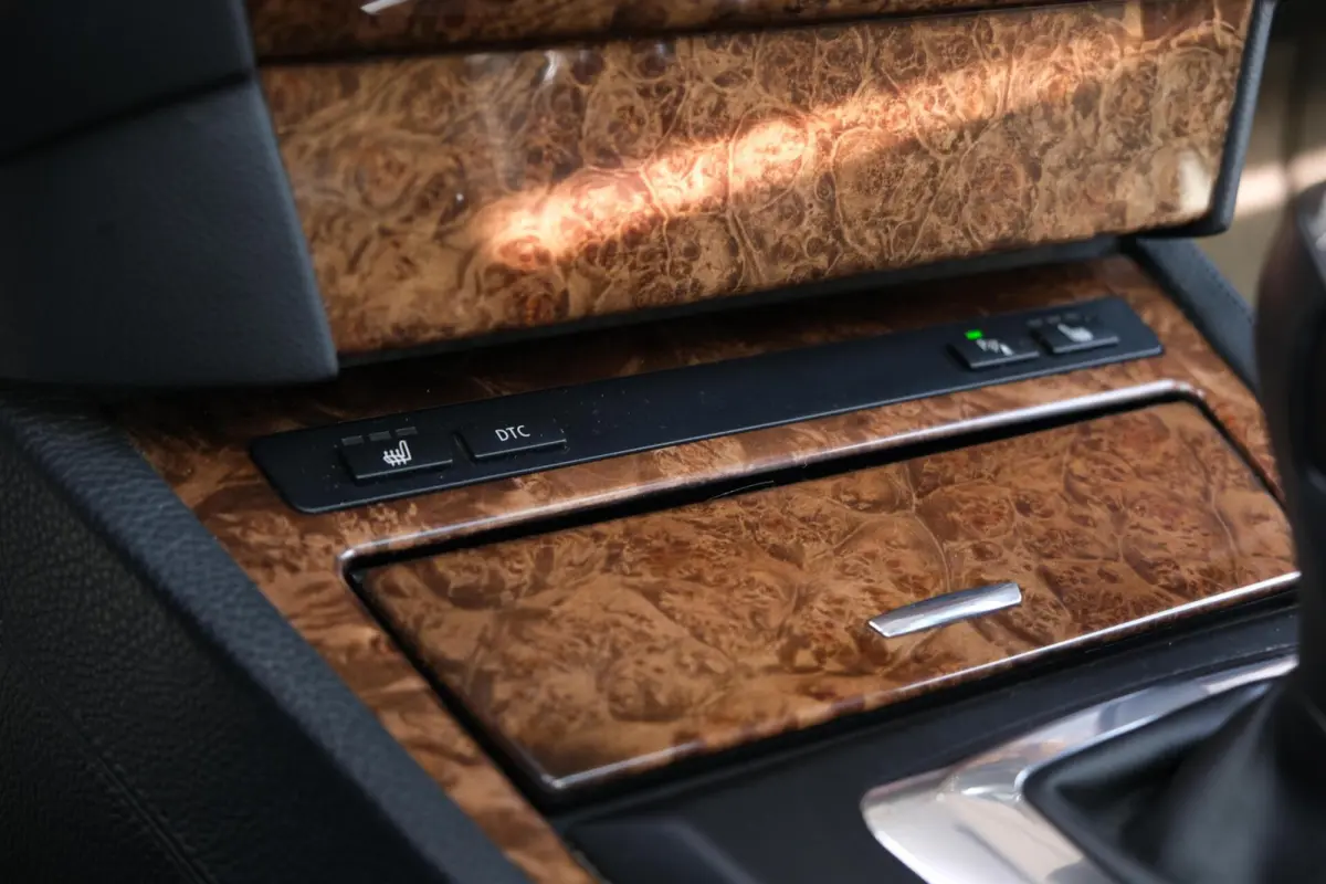 650i High Executive|Rijklaar!|Pano|367pk!|Youngtimer|Stoelverwarming|Xenon|Keyless|Schuif/-kanteldak|8-CIL|