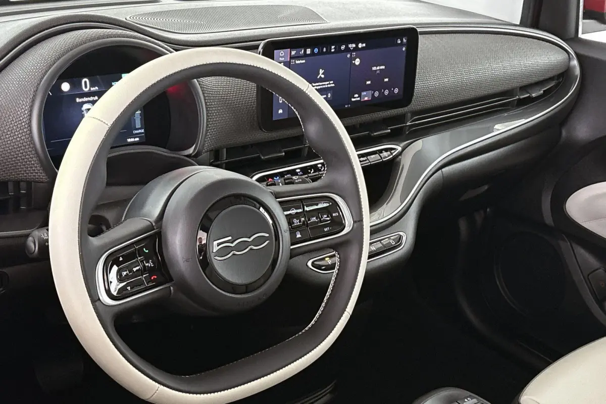 La Prima 42 kWh Pano Leder Stoelverwarming JBL Camera Apple CarPlay