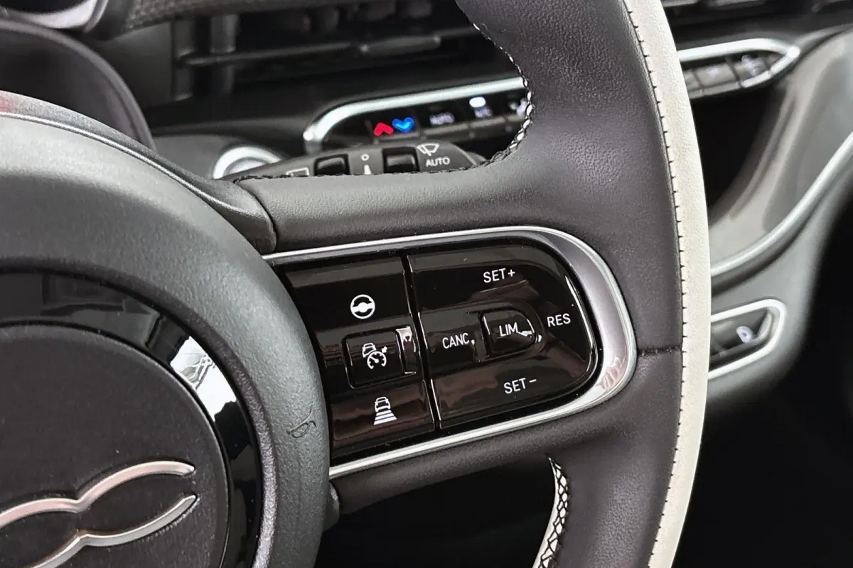 La Prima 42 kWh Pano Leder Stoelverwarming JBL Camera Apple CarPlay