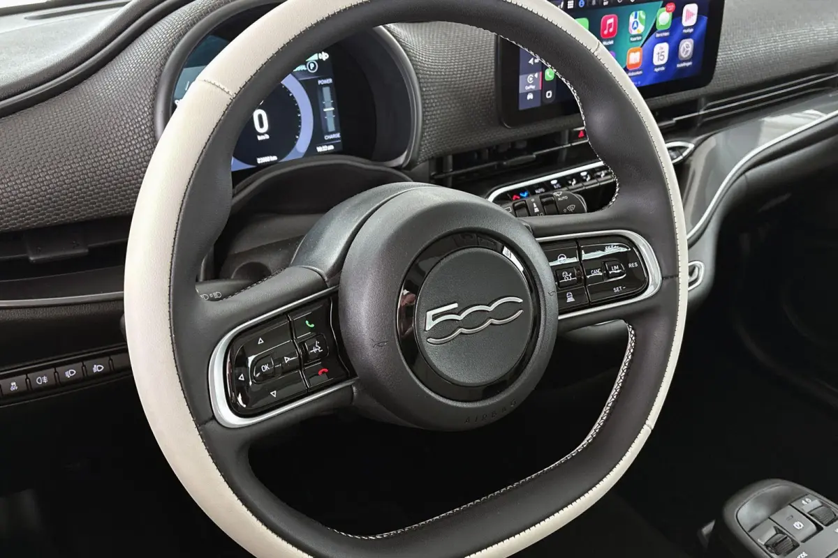 La Prima 42 kWh Pano Leder Stoelverwarming JBL Camera Apple CarPlay