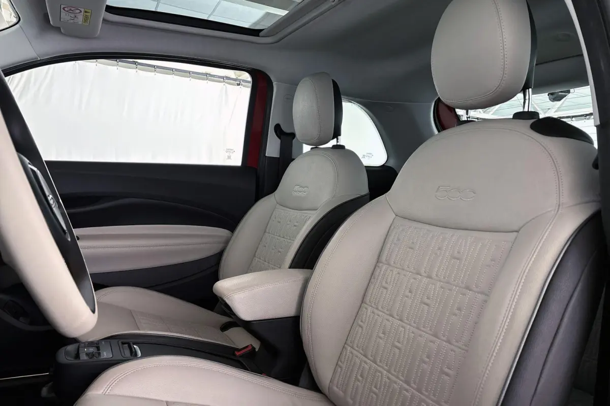 La Prima 42 kWh Pano Leder Stoelverwarming JBL Camera Apple CarPlay