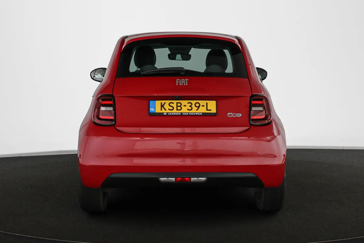 La Prima 42 kWh Pano Leder Stoelverwarming JBL Camera Apple CarPlay