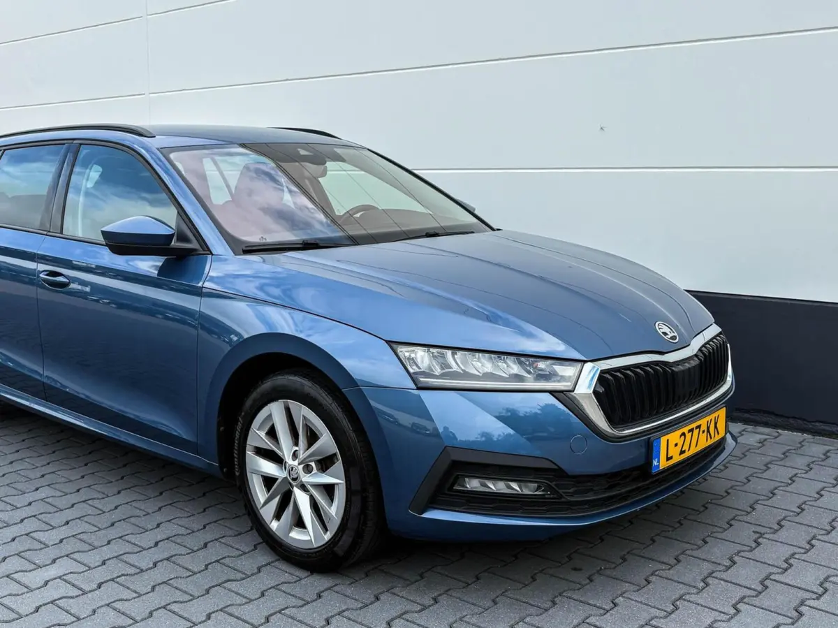 1.0 e-TSI DSG 110pk Business Edition | Adaptive cruise | Stoelverwarming | Trekhaak