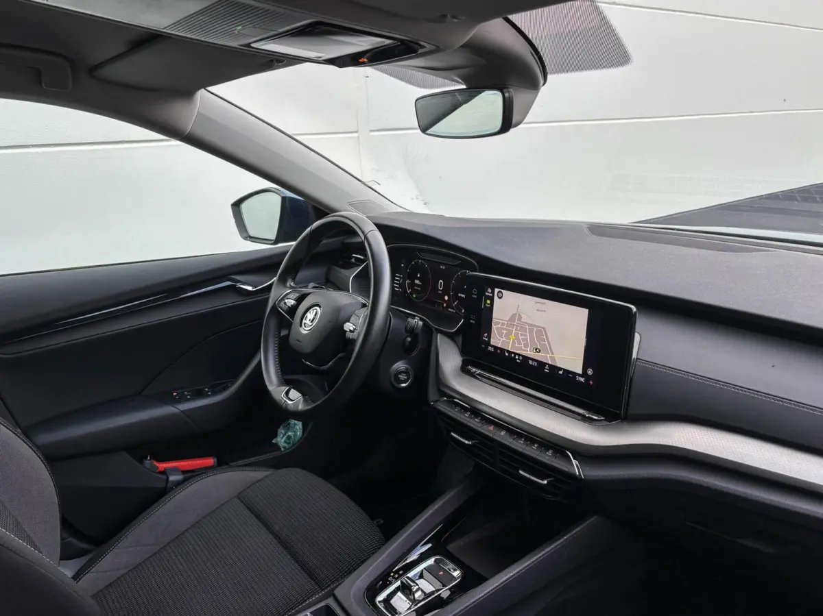 1.0 e-TSI DSG 110pk Business Edition | Adaptive cruise | Stoelverwarming | Trekhaak