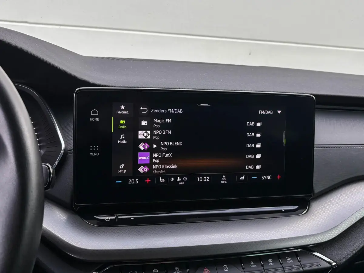 1.0 e-TSI DSG 110pk Business Edition | Adaptive cruise | Stoelverwarming | Trekhaak