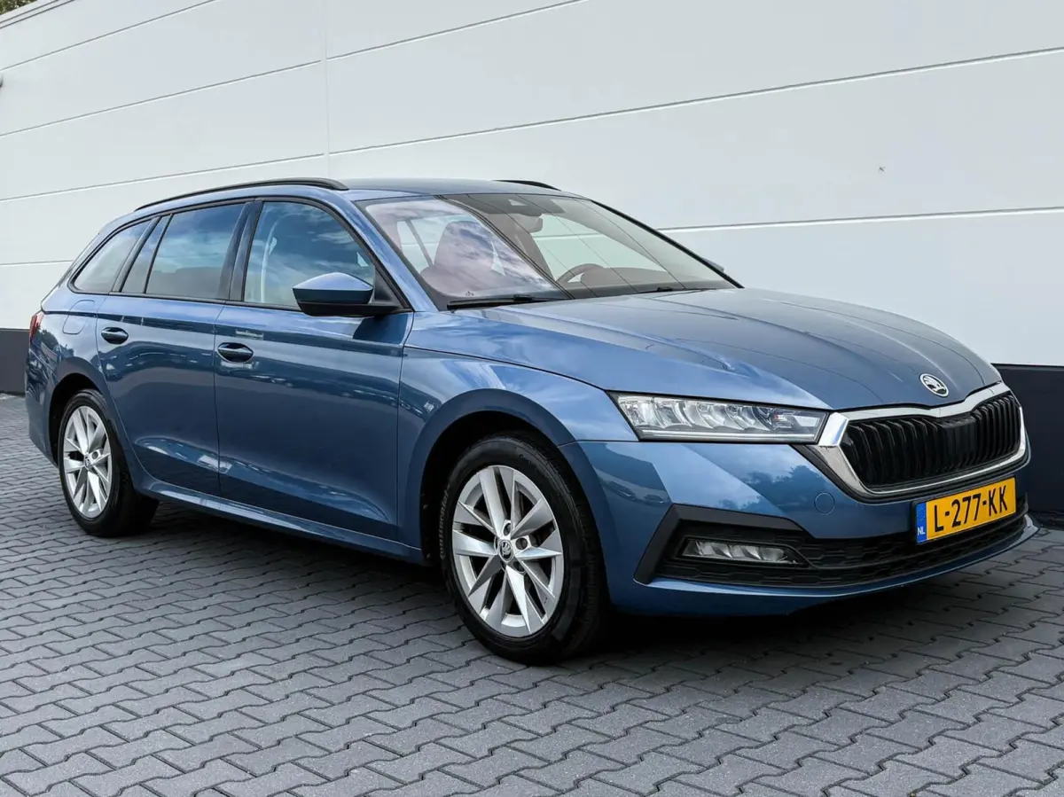 1.0 e-TSI DSG 110pk Business Edition | Adaptive cruise | Stoelverwarming | Trekhaak