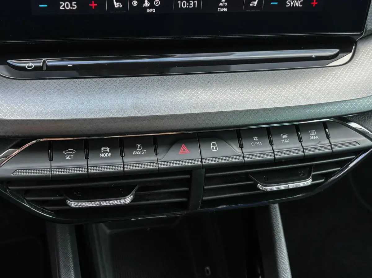 1.0 e-TSI DSG 110pk Business Edition | Adaptive cruise | Stoelverwarming | Trekhaak