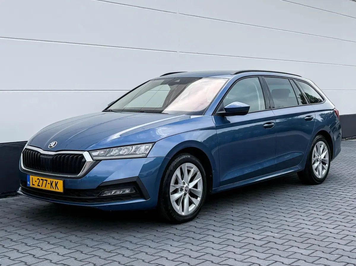 1.0 e-TSI DSG 110pk Business Edition | Adaptive cruise | Stoelverwarming | Trekhaak