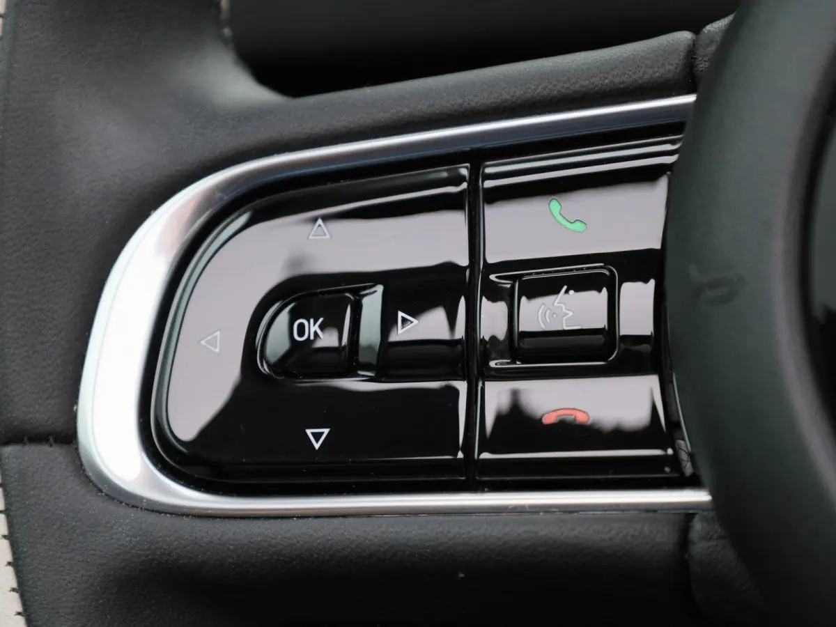 42 kWh La Prima | ACHTERUITRIJCAMERA | STOELVERWARMING | APPLE CARPLAY - ANDROID AUTO | LEDEREN BEKLEDING | CLIMATE CONTROL |