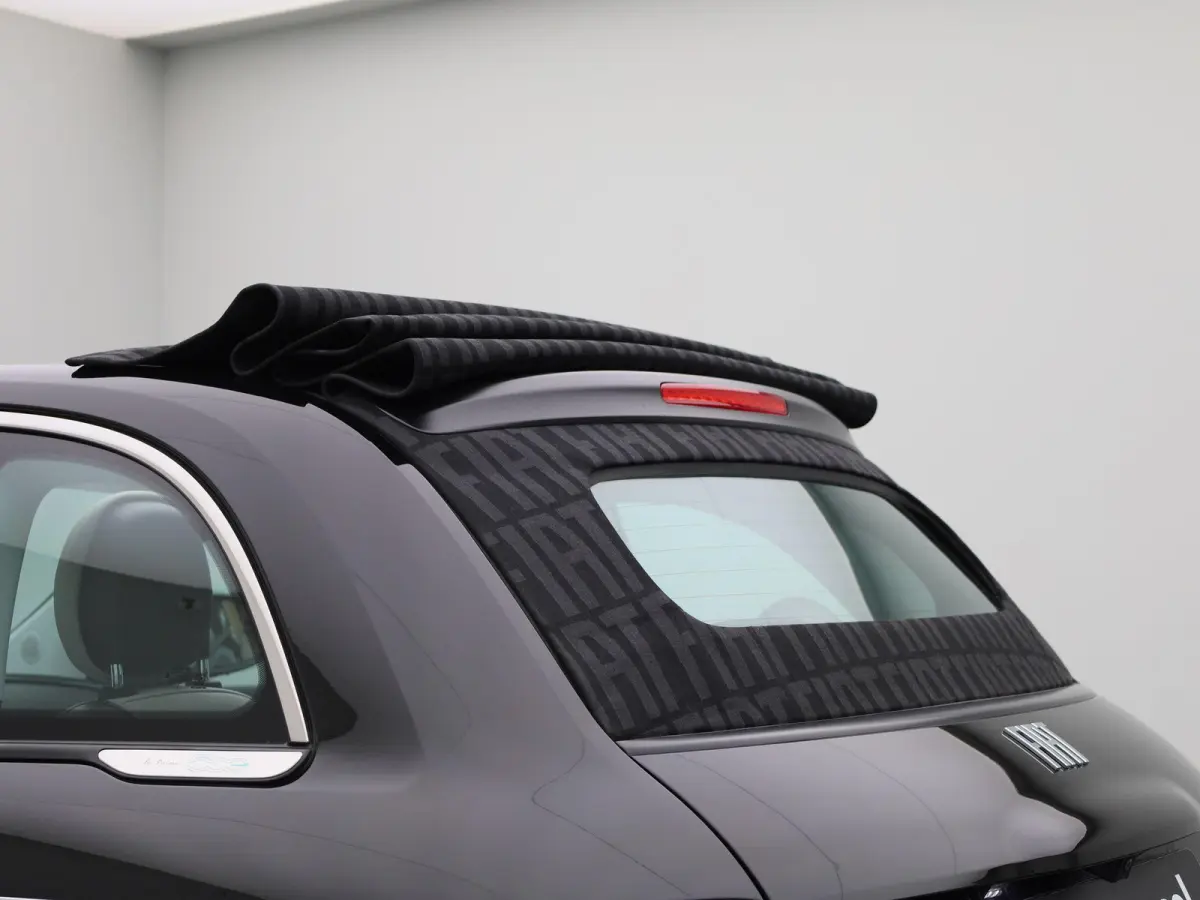 42 kWh La Prima | ACHTERUITRIJCAMERA | STOELVERWARMING | APPLE CARPLAY - ANDROID AUTO | LEDEREN BEKLEDING | CLIMATE CONTROL |