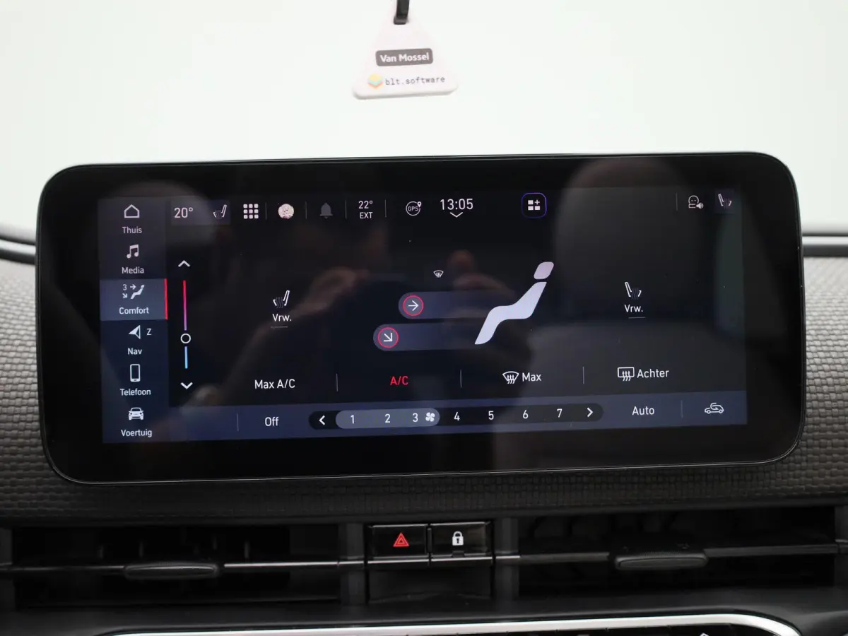 42 kWh La Prima | ACHTERUITRIJCAMERA | STOELVERWARMING | APPLE CARPLAY - ANDROID AUTO | LEDEREN BEKLEDING | CLIMATE CONTROL |