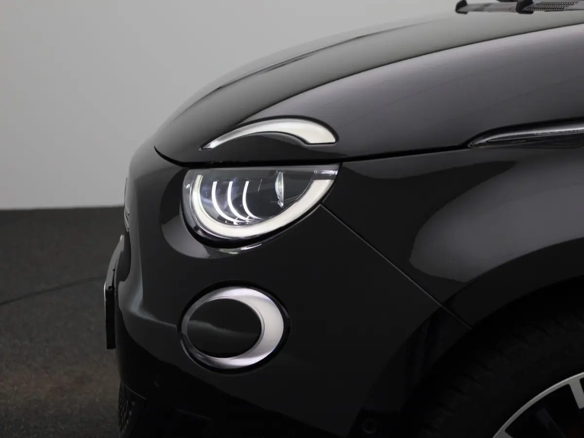 42 kWh La Prima | ACHTERUITRIJCAMERA | STOELVERWARMING | APPLE CARPLAY - ANDROID AUTO | LEDEREN BEKLEDING | CLIMATE CONTROL |