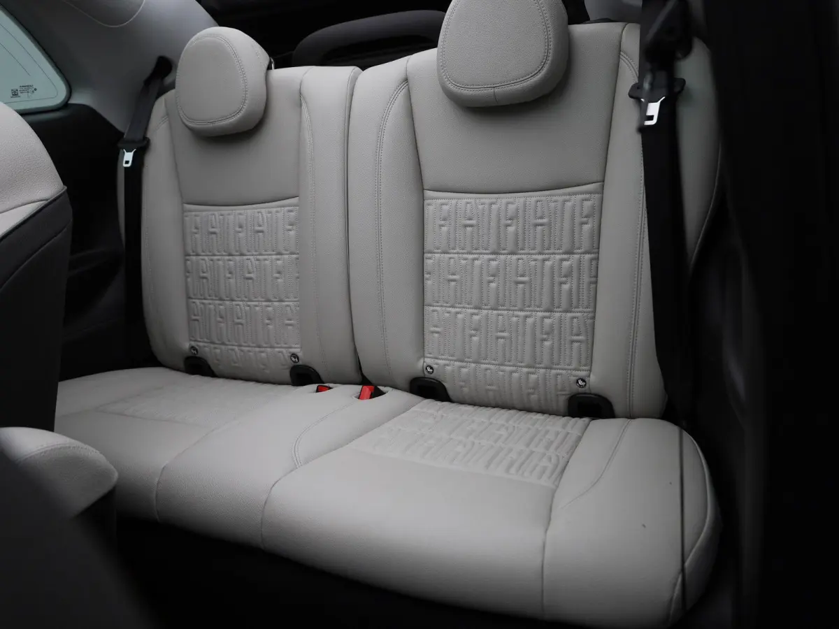 42 kWh La Prima | ACHTERUITRIJCAMERA | STOELVERWARMING | APPLE CARPLAY - ANDROID AUTO | LEDEREN BEKLEDING | CLIMATE CONTROL |