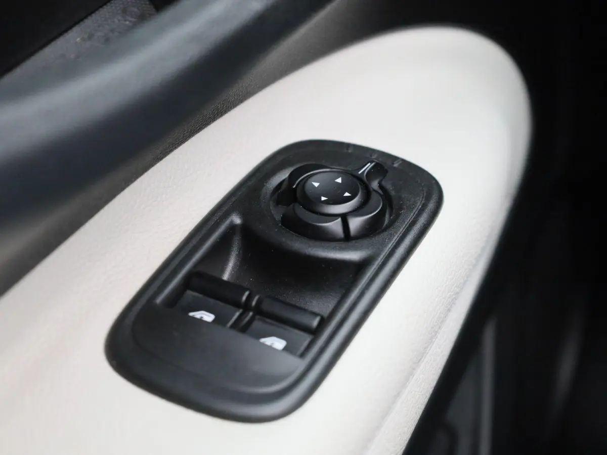 42 kWh La Prima | ACHTERUITRIJCAMERA | STOELVERWARMING | APPLE CARPLAY - ANDROID AUTO | LEDEREN BEKLEDING | CLIMATE CONTROL |