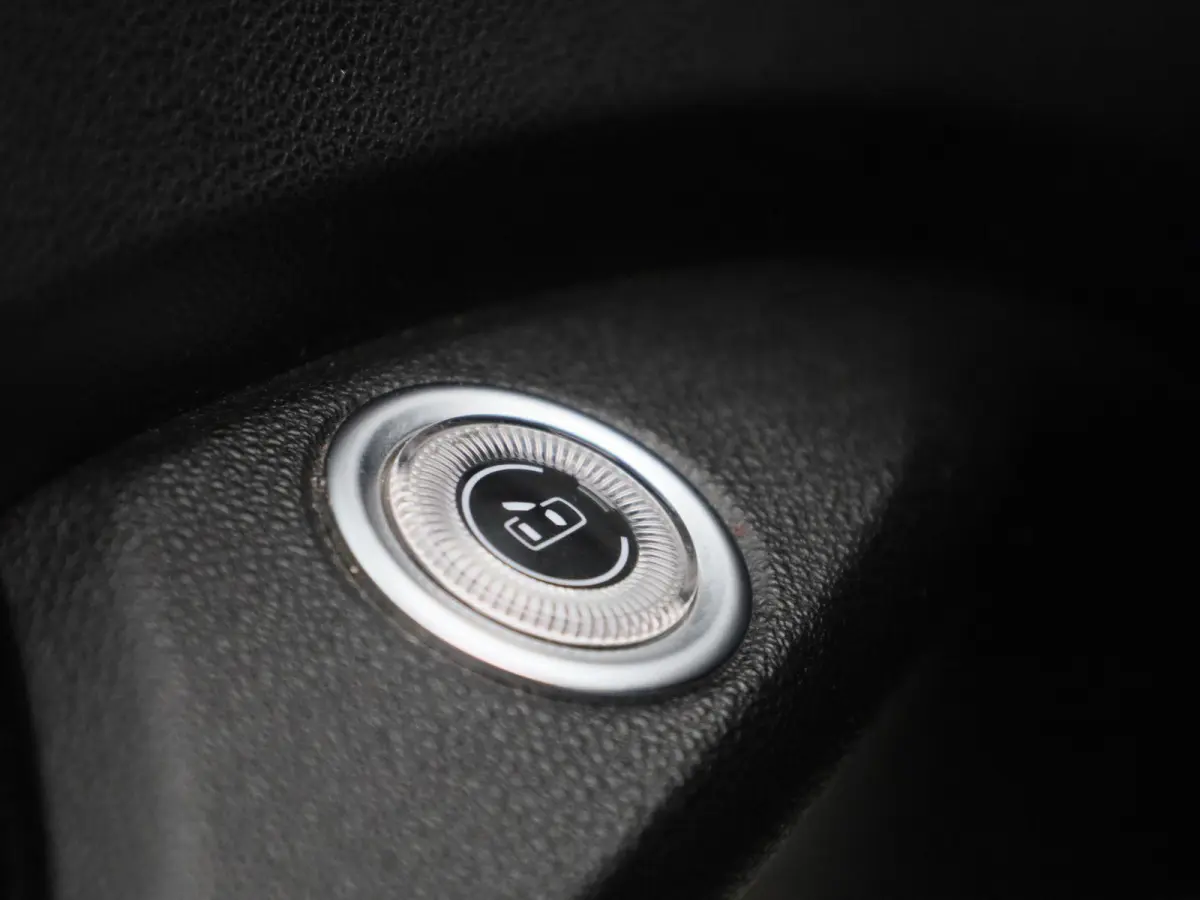 42 kWh La Prima | ACHTERUITRIJCAMERA | STOELVERWARMING | APPLE CARPLAY - ANDROID AUTO | LEDEREN BEKLEDING | CLIMATE CONTROL |