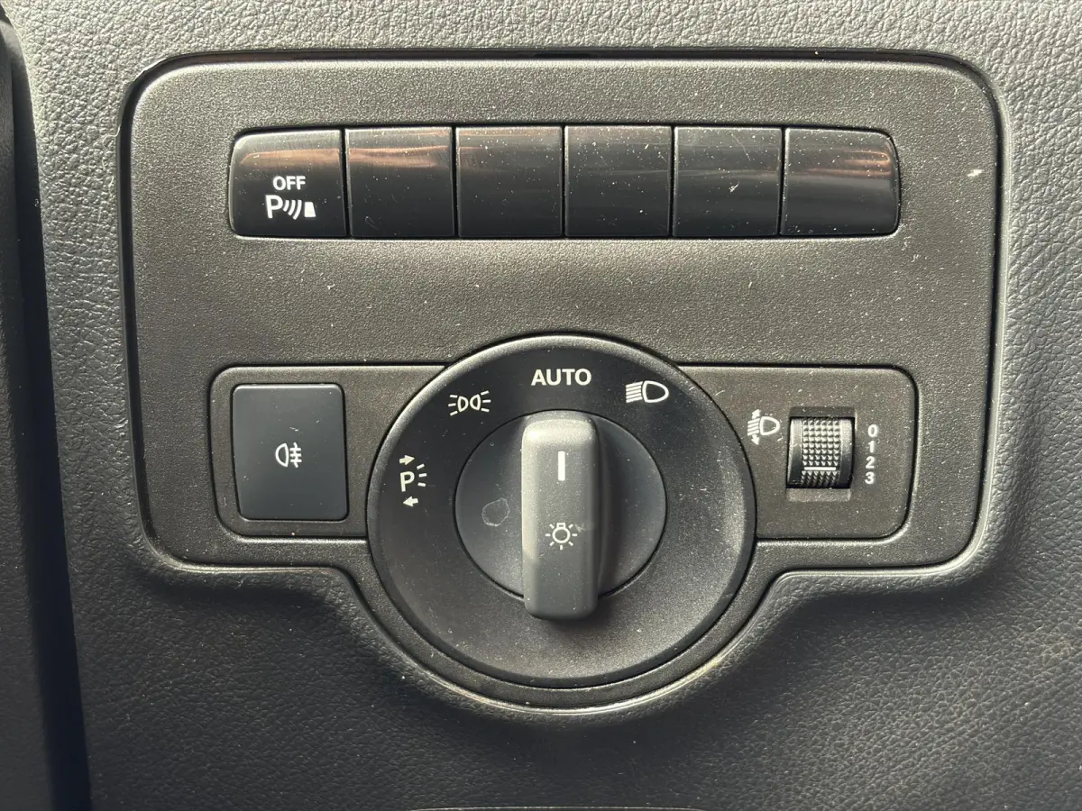 109 CDI Functional Lang*A/C*TEL*PDC*LMV*3-PERS*