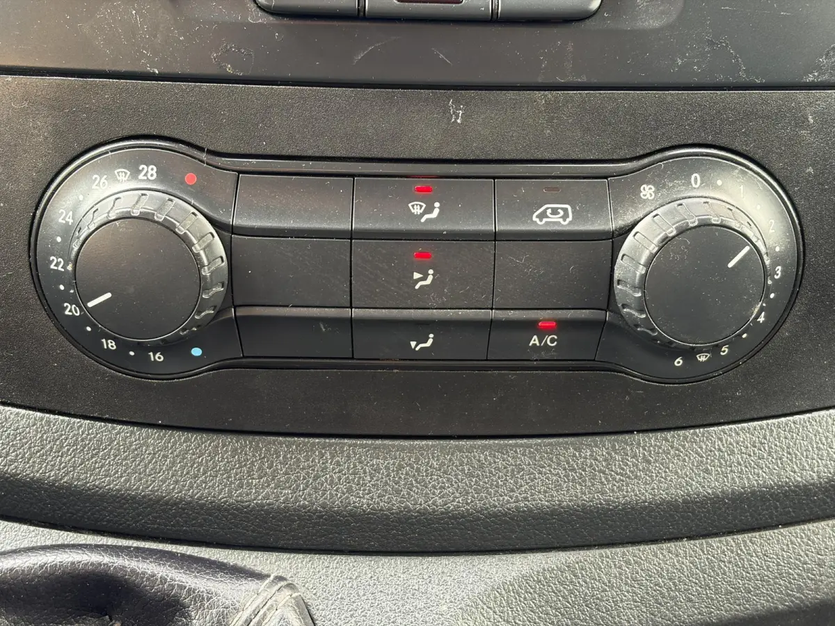 109 CDI Functional Lang*A/C*TEL*PDC*LMV*3-PERS*