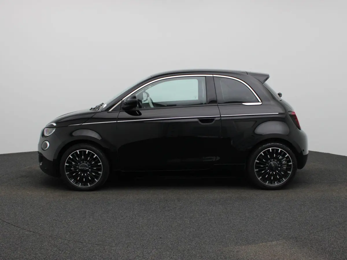 42 kWh La Prima by Bocelli | SOH 96,5% | ACHTERUITRIJCAMERA | STOELVERWARMING | APPLE CARPLAY - ANDROID AUTO | LEDEREN BEKLEDING |