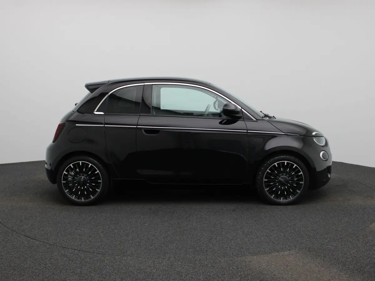 42 kWh La Prima by Bocelli | SOH 96,5% | ACHTERUITRIJCAMERA | STOELVERWARMING | APPLE CARPLAY - ANDROID AUTO | LEDEREN BEKLEDING |