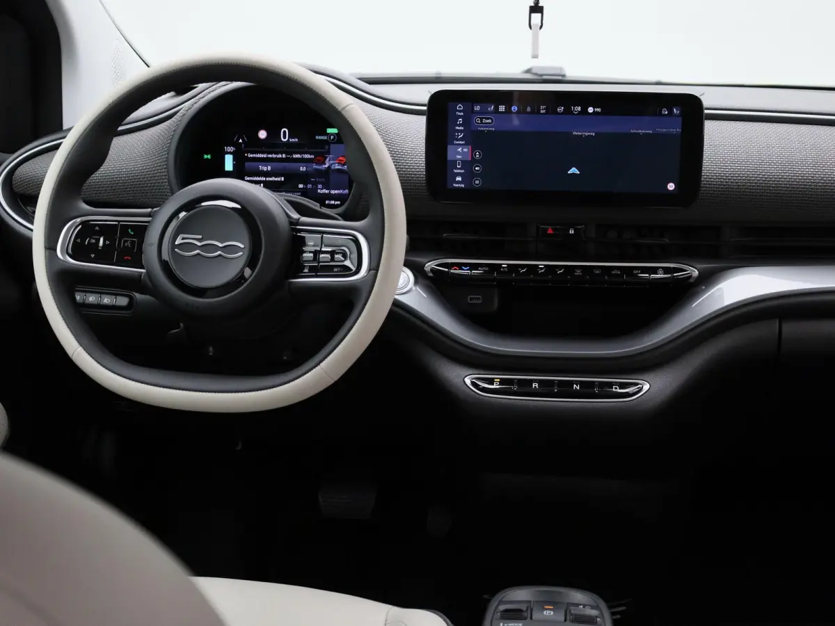 42 kWh La Prima by Bocelli | SOH 96,5% | ACHTERUITRIJCAMERA | STOELVERWARMING | APPLE CARPLAY - ANDROID AUTO | LEDEREN BEKLEDING |