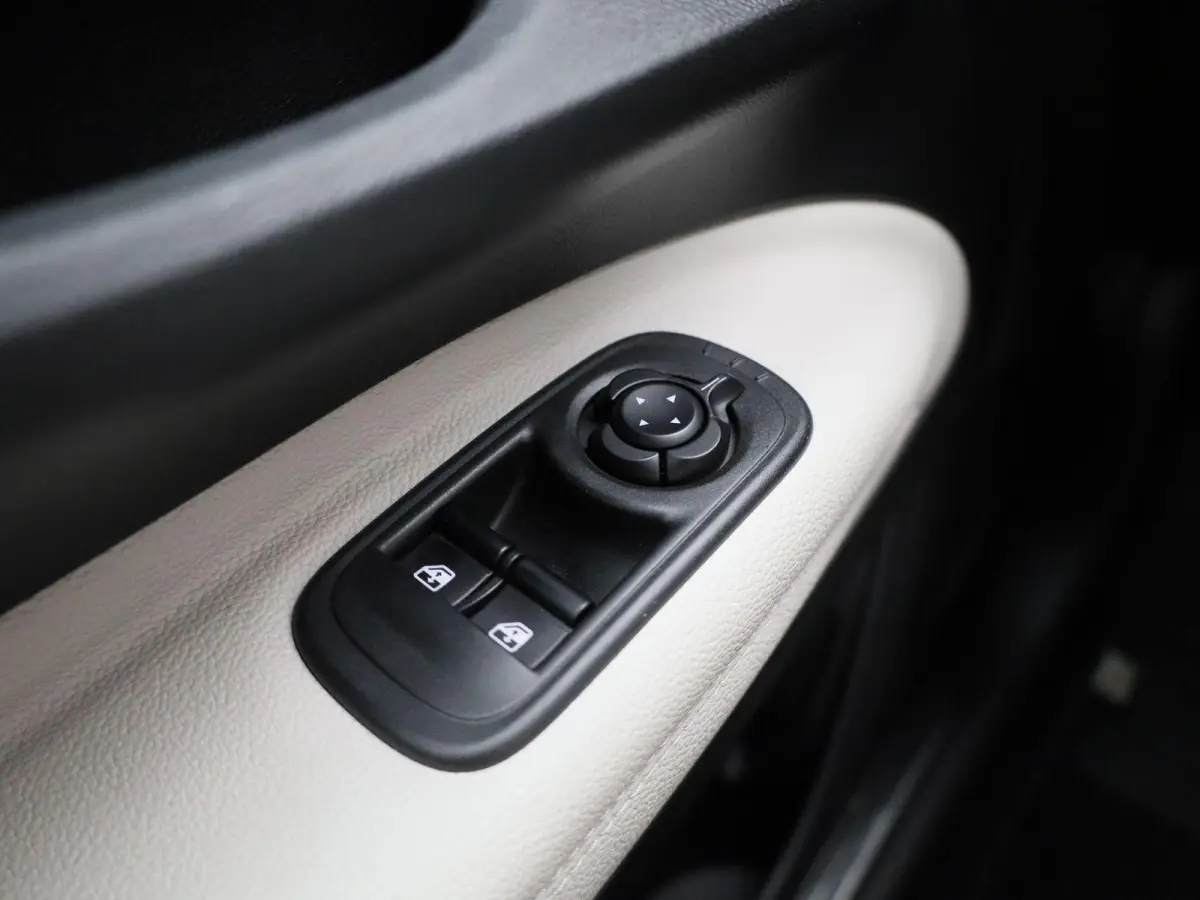 42 kWh La Prima by Bocelli | SOH 96,5% | ACHTERUITRIJCAMERA | STOELVERWARMING | APPLE CARPLAY - ANDROID AUTO | LEDEREN BEKLEDING |