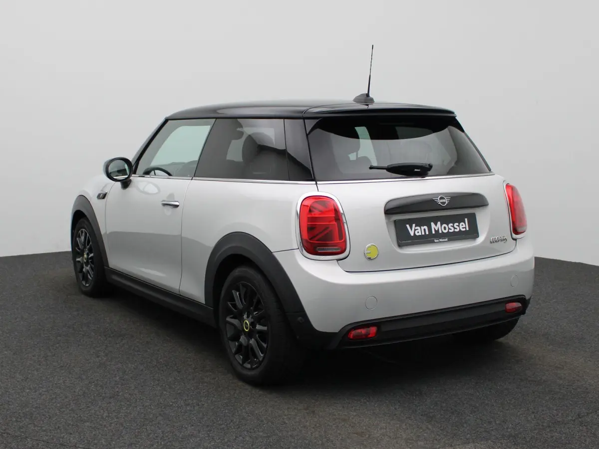 Cooper E | NAVIGATIE | STOELVERWARMING | CLIMATE CONTROL | CRUISE CONTROL | PARKEERSENSOREN ACHTER |