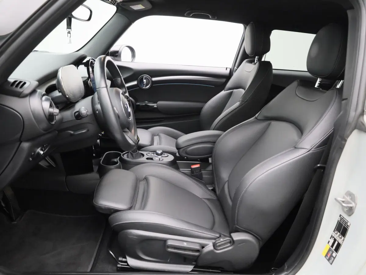 Cooper E | NAVIGATIE | STOELVERWARMING | CLIMATE CONTROL | CRUISE CONTROL | PARKEERSENSOREN ACHTER |