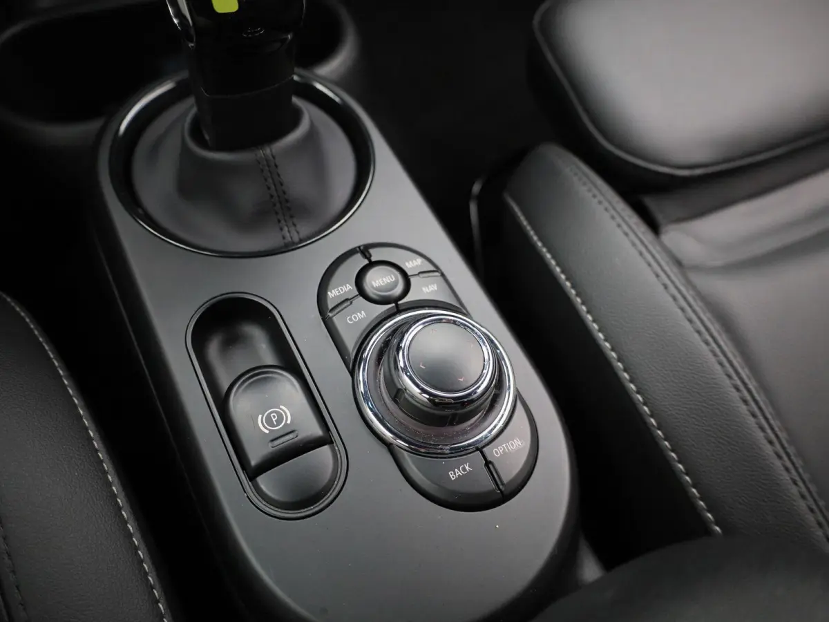 Cooper E | NAVIGATIE | STOELVERWARMING | CLIMATE CONTROL | CRUISE CONTROL | PARKEERSENSOREN ACHTER |
