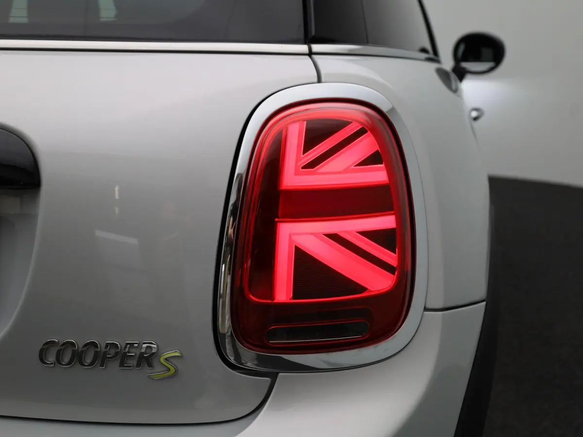 Cooper E | NAVIGATIE | STOELVERWARMING | CLIMATE CONTROL | CRUISE CONTROL | PARKEERSENSOREN ACHTER |