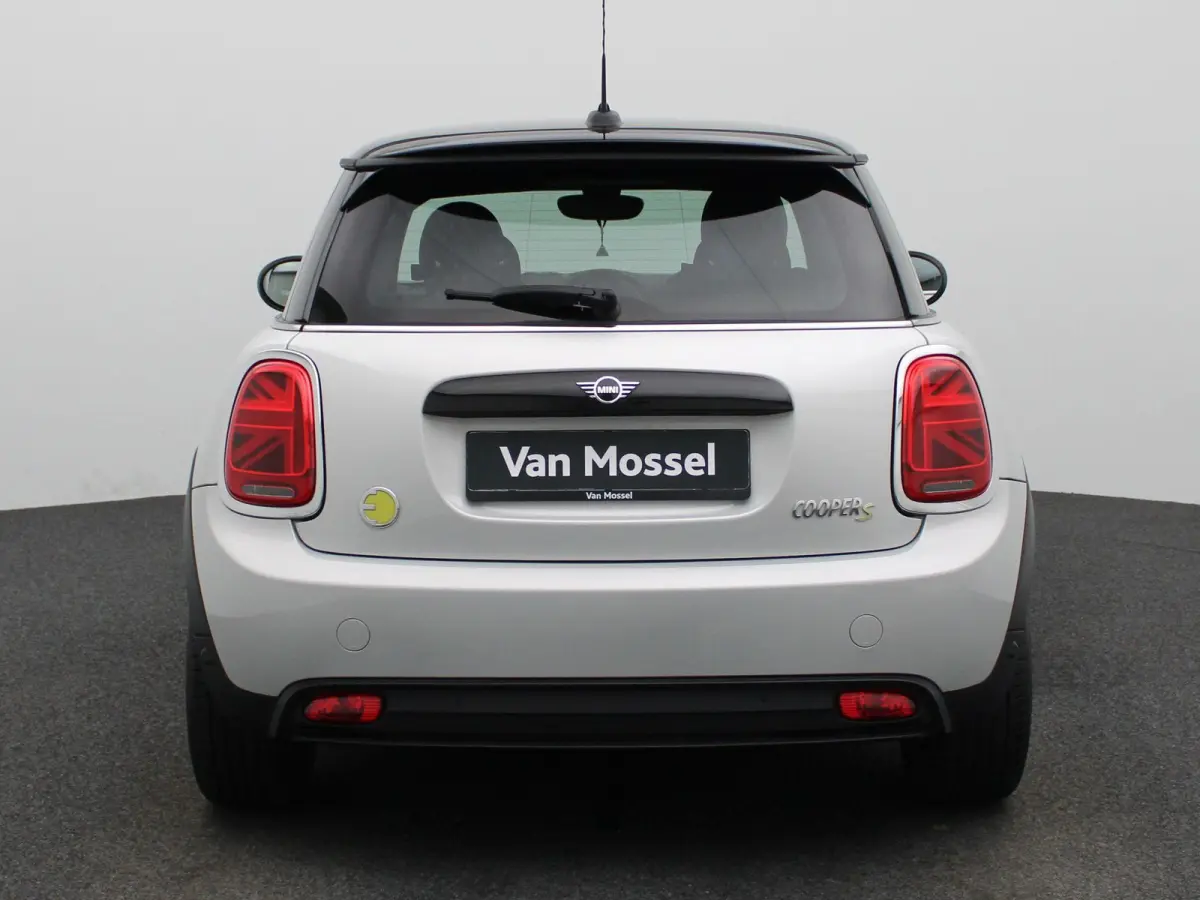 Cooper E | NAVIGATIE | STOELVERWARMING | CLIMATE CONTROL | CRUISE CONTROL | PARKEERSENSOREN ACHTER |