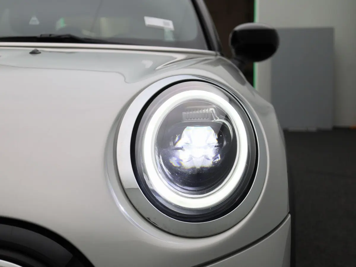 Cooper E | NAVIGATIE | STOELVERWARMING | CLIMATE CONTROL | CRUISE CONTROL | PARKEERSENSOREN ACHTER |