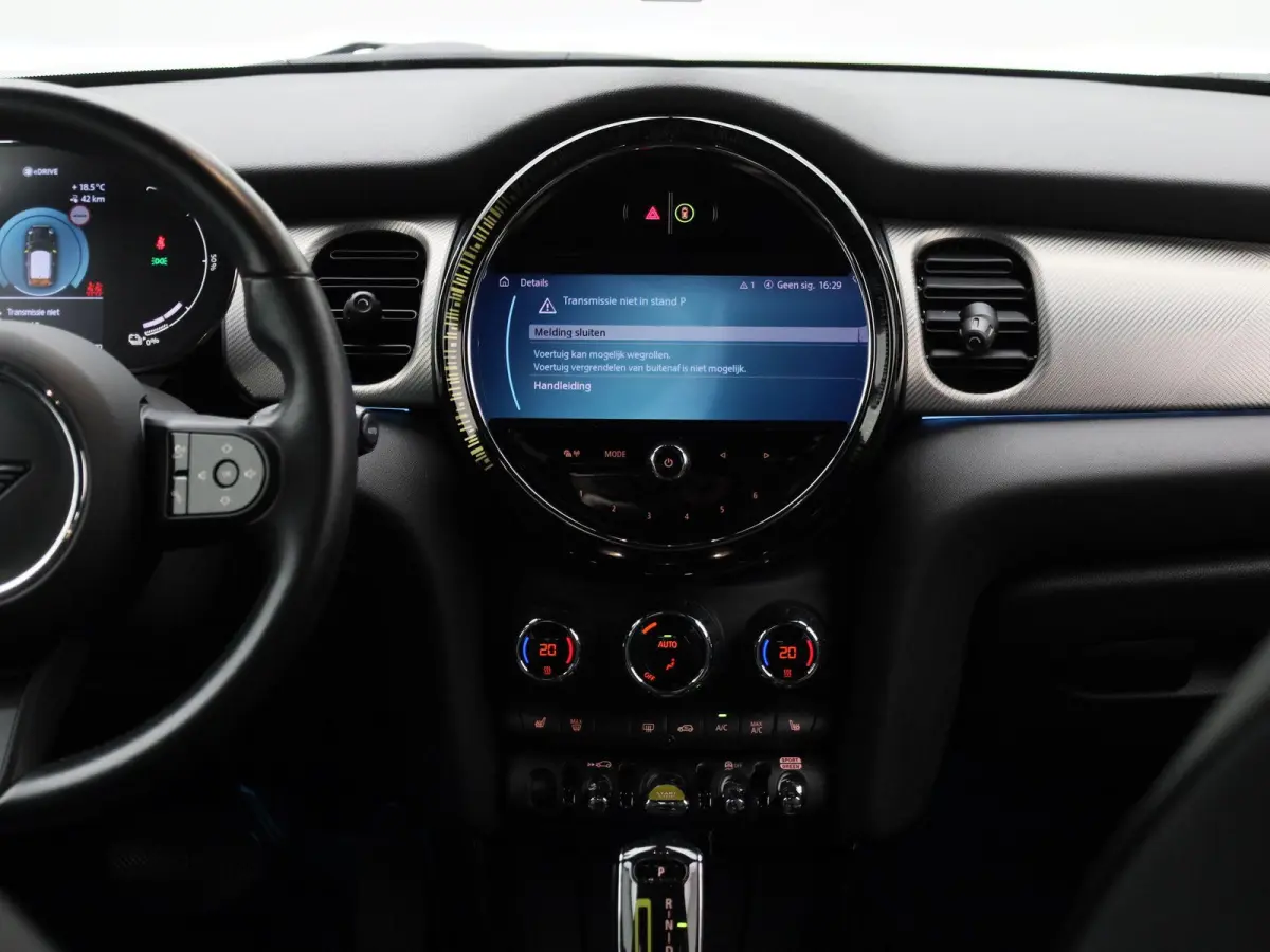 Cooper E | NAVIGATIE | STOELVERWARMING | CLIMATE CONTROL | CRUISE CONTROL | PARKEERSENSOREN ACHTER |