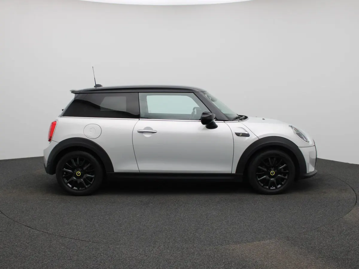 Cooper E | NAVIGATIE | STOELVERWARMING | CLIMATE CONTROL | CRUISE CONTROL | PARKEERSENSOREN ACHTER |