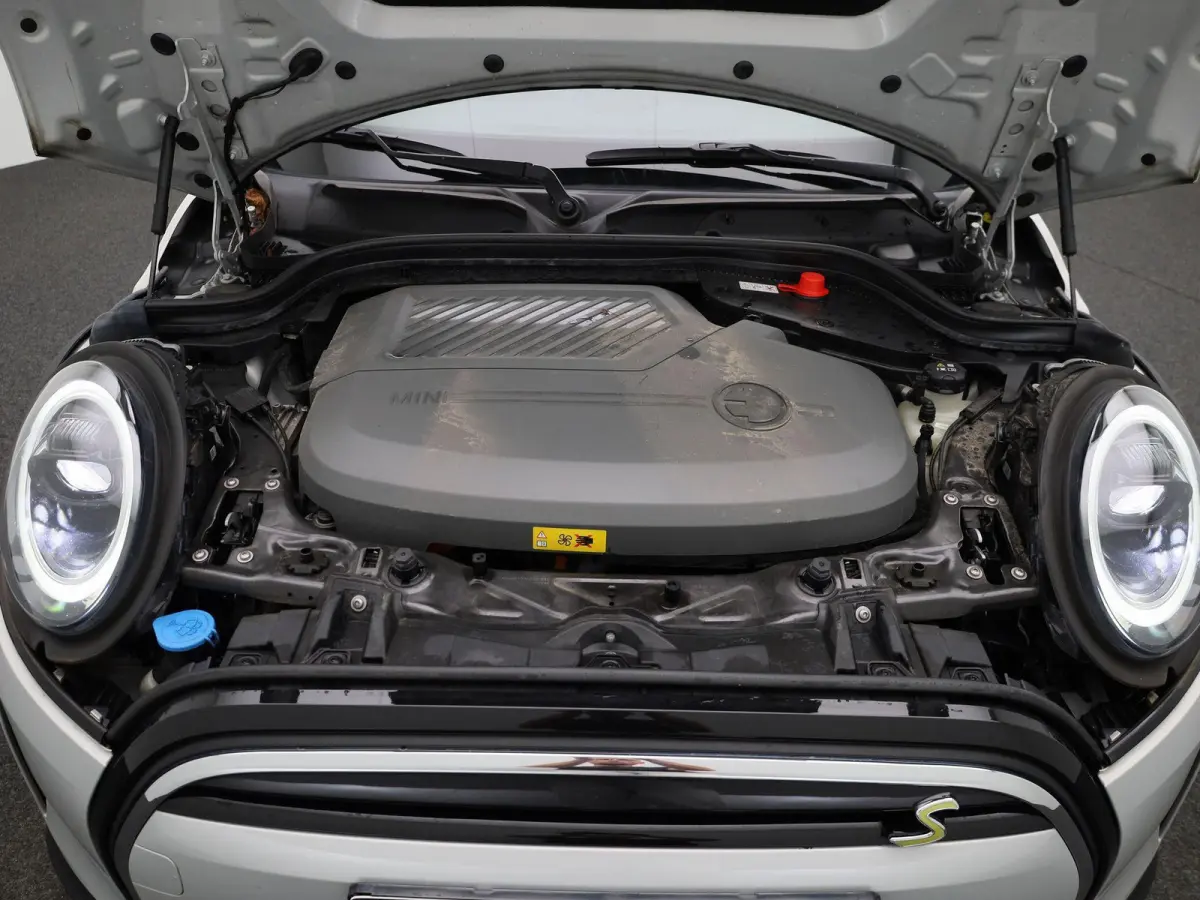 Cooper E | NAVIGATIE | STOELVERWARMING | CLIMATE CONTROL | CRUISE CONTROL | PARKEERSENSOREN ACHTER |