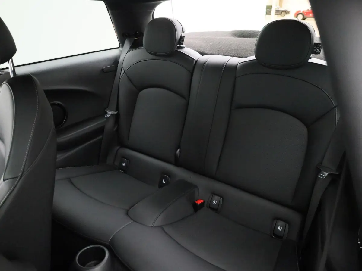 Cooper E | NAVIGATIE | STOELVERWARMING | CLIMATE CONTROL | CRUISE CONTROL | PARKEERSENSOREN ACHTER |