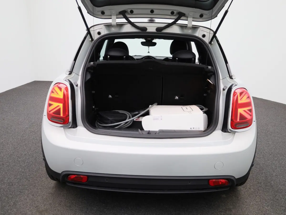 Cooper E | NAVIGATIE | STOELVERWARMING | CLIMATE CONTROL | CRUISE CONTROL | PARKEERSENSOREN ACHTER |