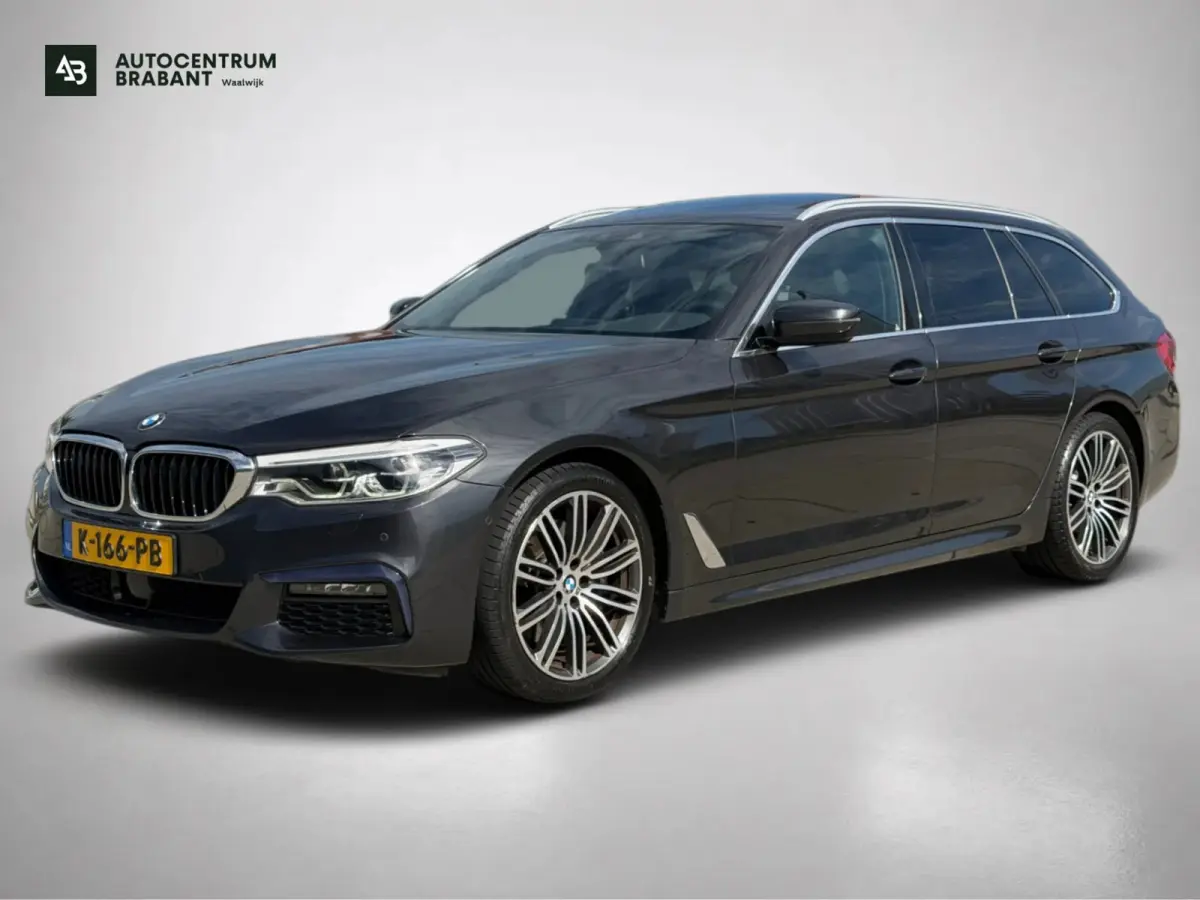 530i xDrive High Executive M-PAKKET (Deale OndH, Panorama, Trekhaak, Stoel/Stuur Verw, Carplay, Addapt Cruise)