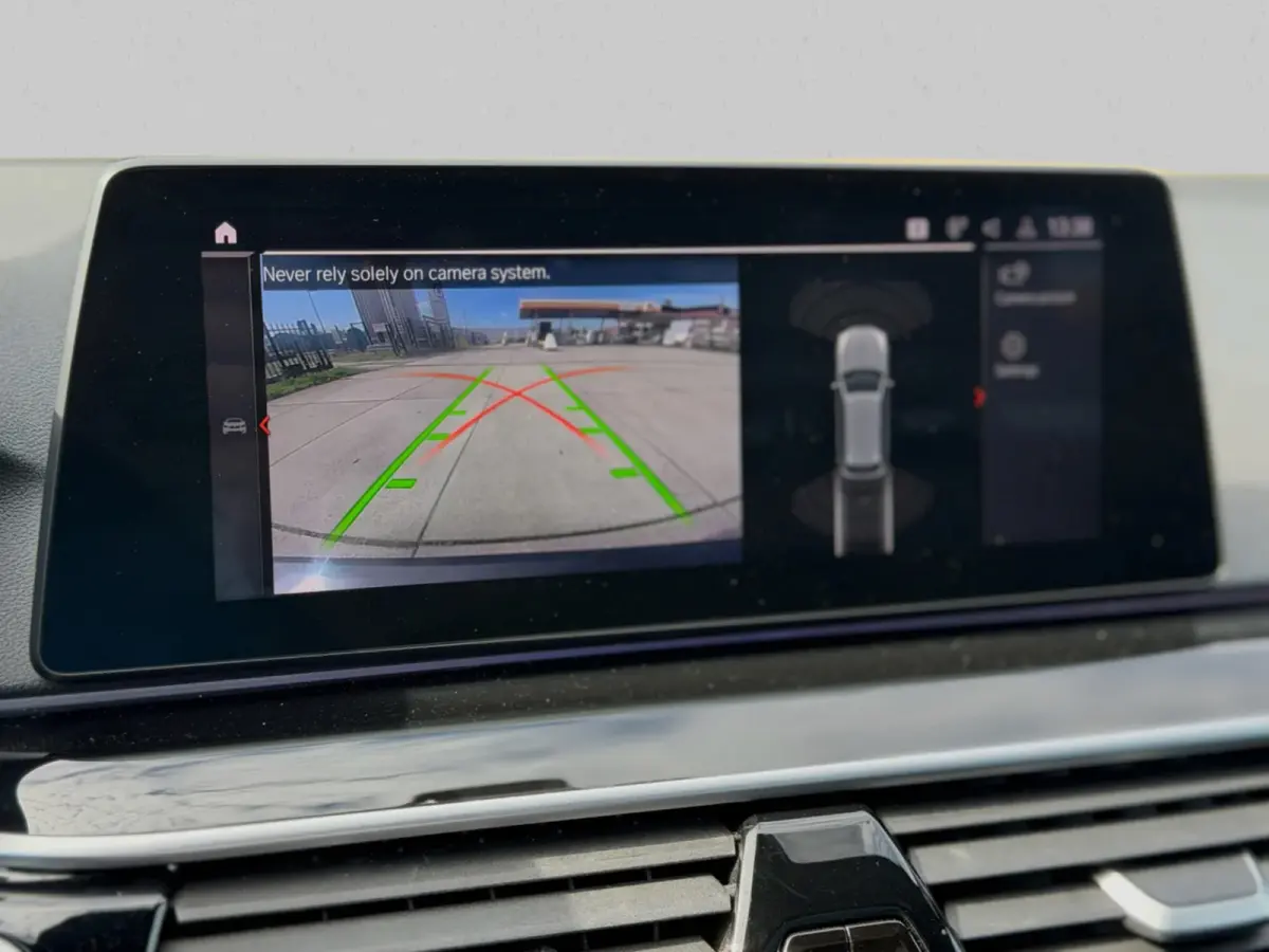 530i xDrive High Executive M-PAKKET (Deale OndH, Panorama, Trekhaak, Stoel/Stuur Verw, Carplay, Addapt Cruise)