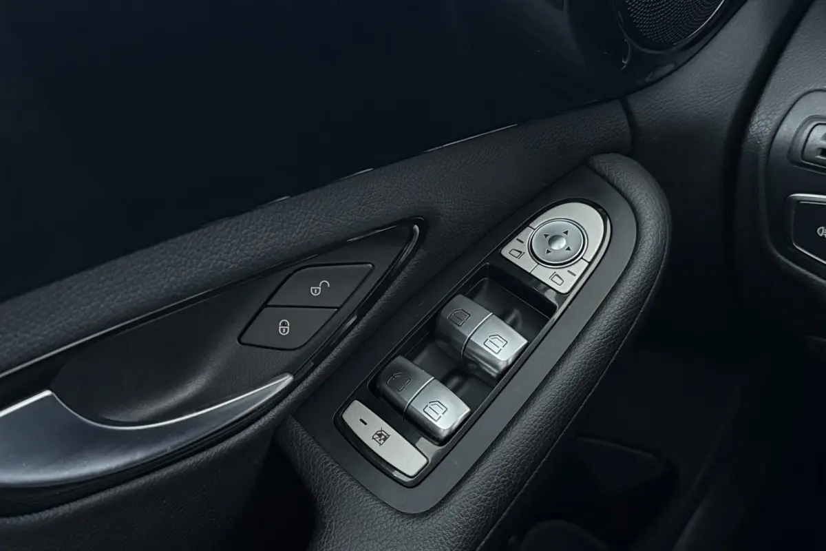 200 Ambition | Org NL | Navigatie | Cruise Control | Climate Control | Stoelverwarming |