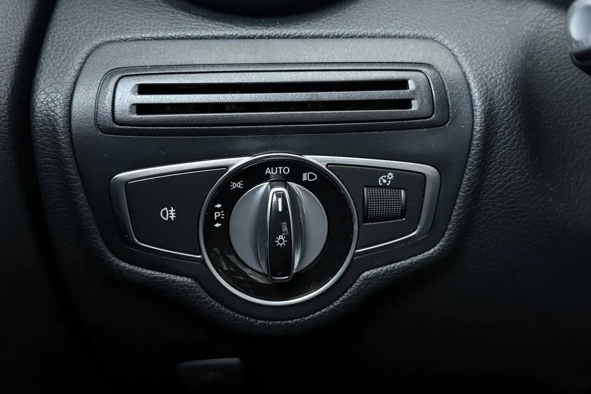200 Ambition | Org NL | Navigatie | Cruise Control | Climate Control | Stoelverwarming |