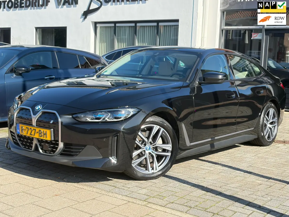 EDrive40 High Executive 84 kWh, NL-auto, SOH 96.6%, Lederen bekleding, Laser Lights,M-Stuur