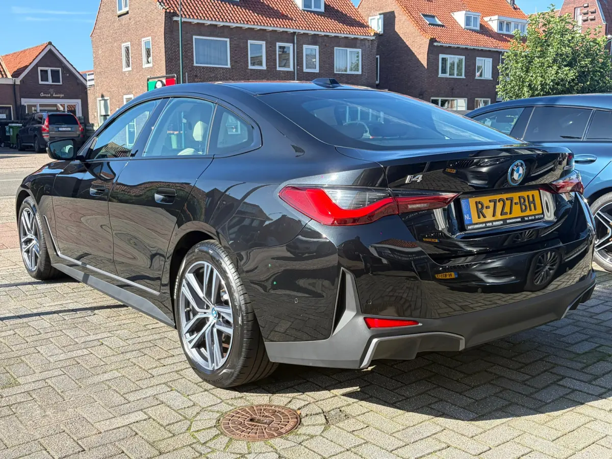 EDrive40 High Executive 84 kWh, NL-auto, SOH 96.6%, Lederen bekleding, Laser Lights,M-Stuur