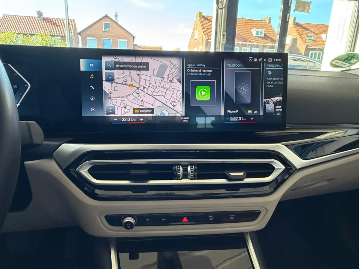 EDrive40 High Executive 84 kWh, NL-auto, SOH 96.6%, Lederen bekleding, Laser Lights,M-Stuur