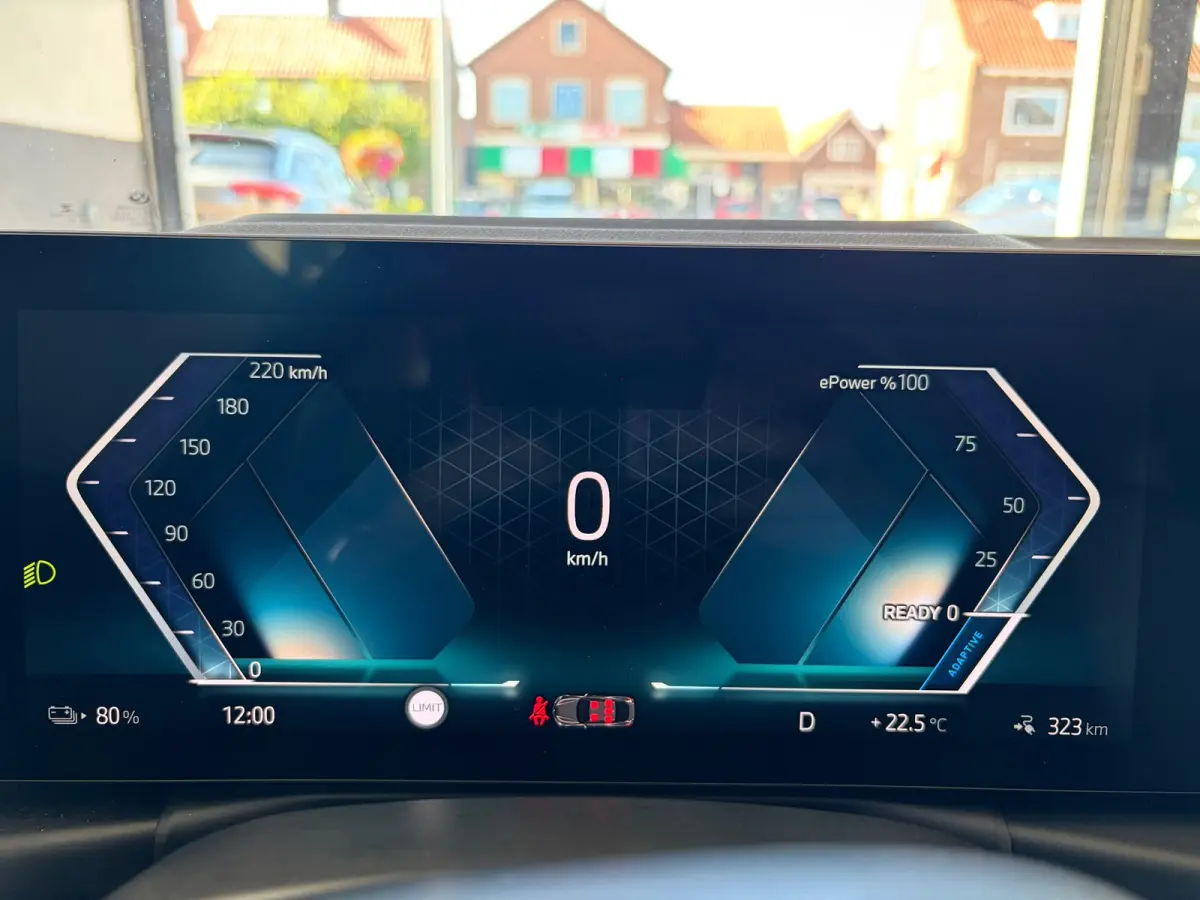 EDrive40 High Executive 84 kWh, NL-auto, SOH 96.6%, Lederen bekleding, Laser Lights,M-Stuur