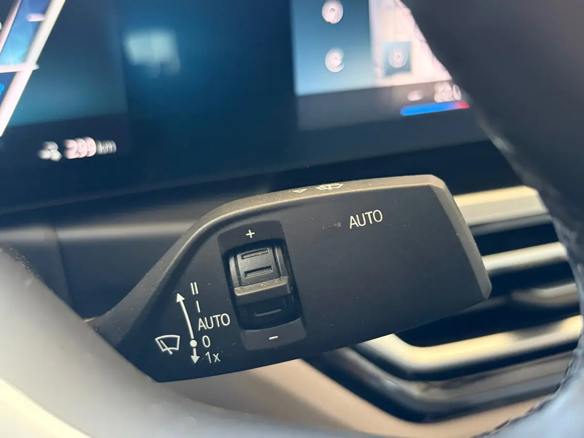 EDrive40 High Executive 84 kWh, NL-auto, SOH 96.6%, Lederen bekleding, Laser Lights,M-Stuur