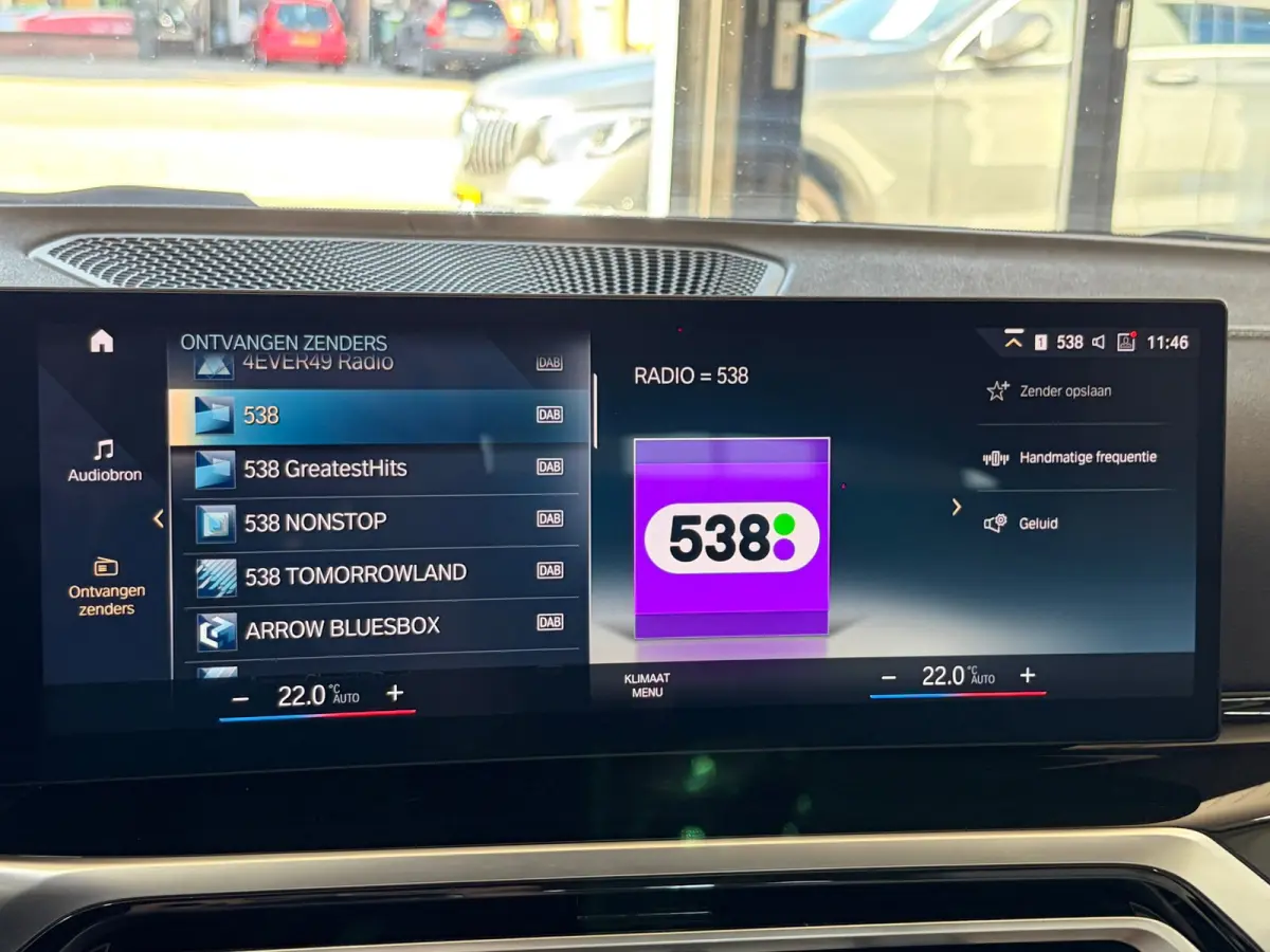 EDrive40 High Executive 84 kWh, NL-auto, SOH 96.6%, Lederen bekleding, Laser Lights,M-Stuur