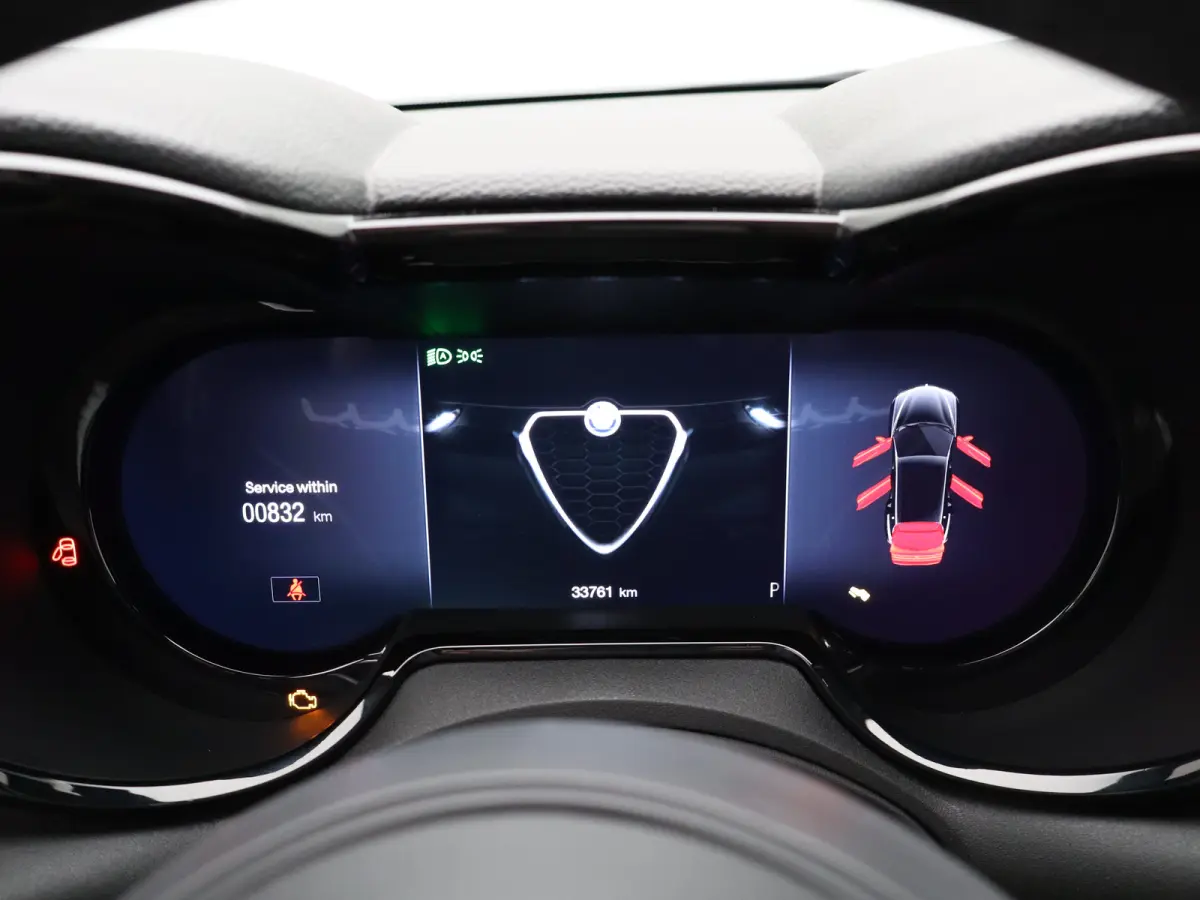 1.5T Hybrid Veloce | Achterbank met armsteun en skiluik | Achteruitrij assistent | Achteruitrijcamera