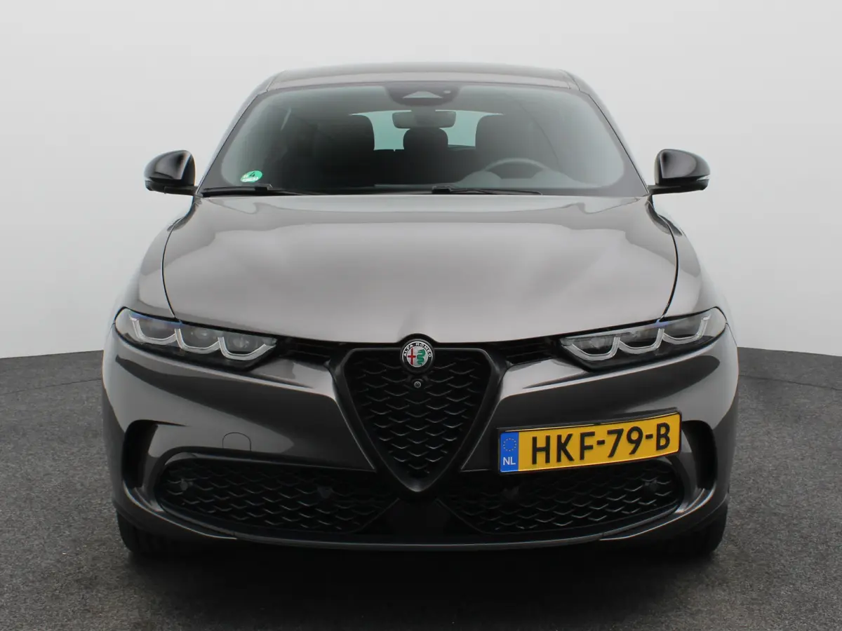 1.5T Hybrid Veloce | Achterbank met armsteun en skiluik | Achteruitrij assistent | Achteruitrijcamera