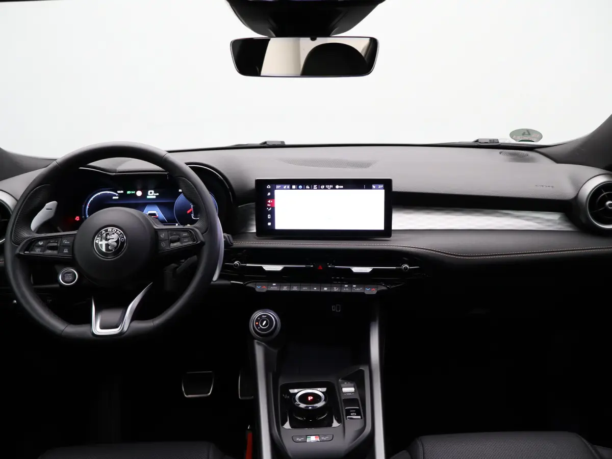 1.5T Hybrid Veloce | Achterbank met armsteun en skiluik | Achteruitrij assistent | Achteruitrijcamera